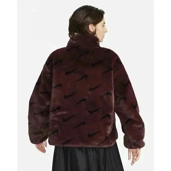 Nike Sportswear PlushWomen's Printed Faux Fur Jacket Size XS - Picture 2 of 10
